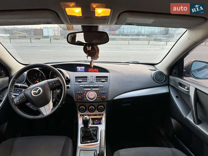 Хэтчбек Mazda 3 2009 в Черновцах