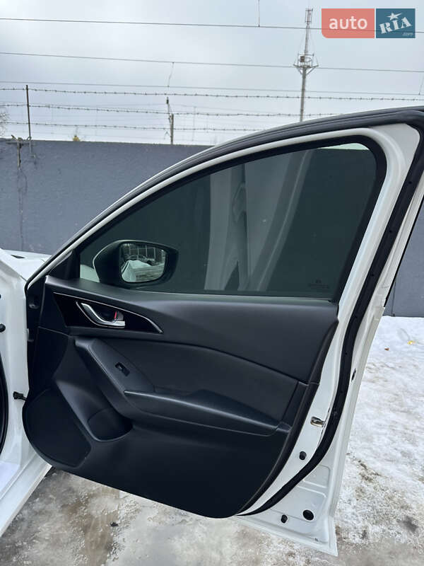 Седан Mazda 3 2015 в Киеве фото 24 Седан Mazda 3 2015 в Киеве