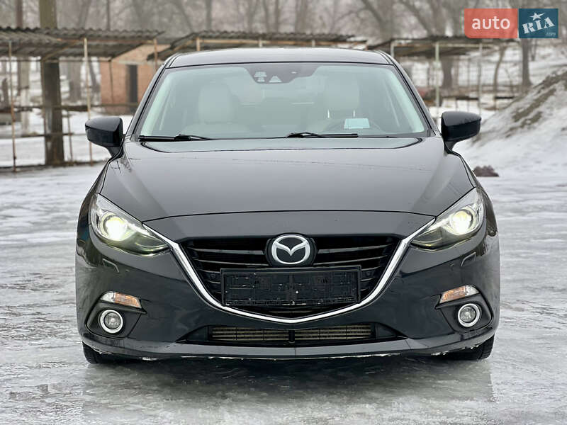 Хетчбек Mazda 3 2015 в Валках