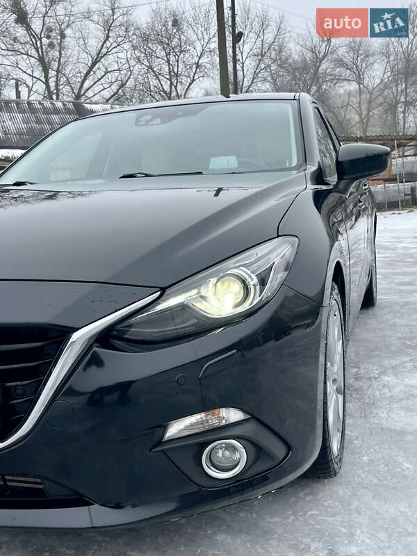 Хетчбек Mazda 3 2015 в Валках