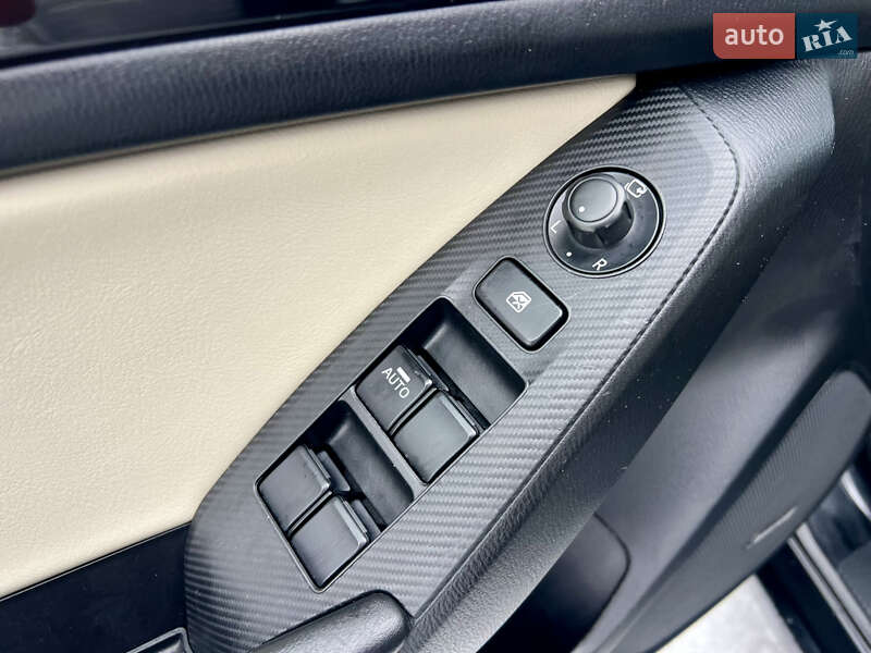 Хетчбек Mazda 3 2015 в Валках