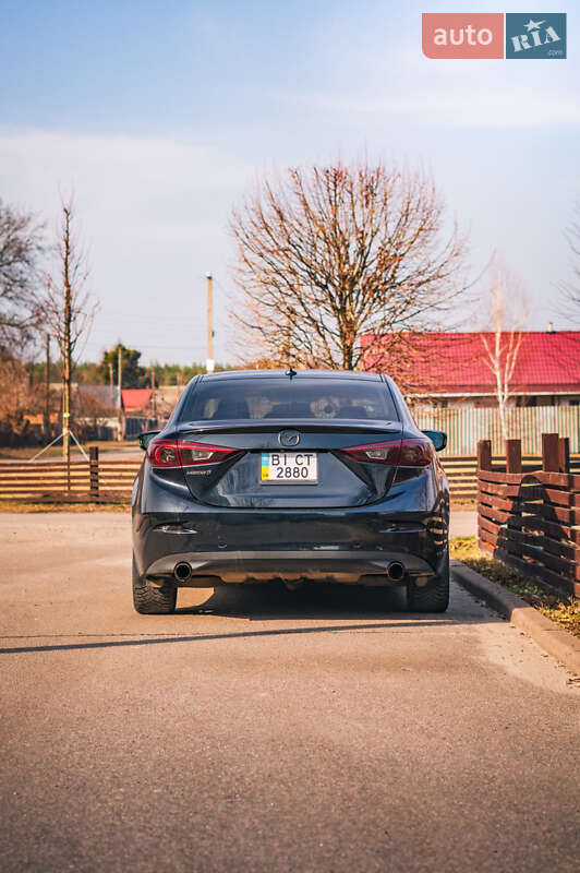Седан Mazda 3 2015 в Миргороді