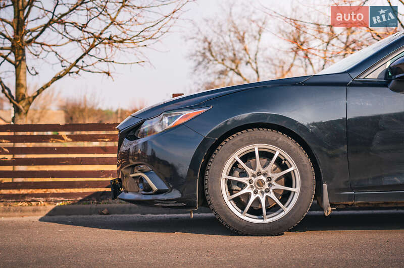 Седан Mazda 3 2015 в Миргороді