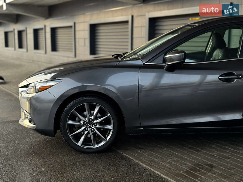 Хэтчбек Mazda 3 2018 в Киеве