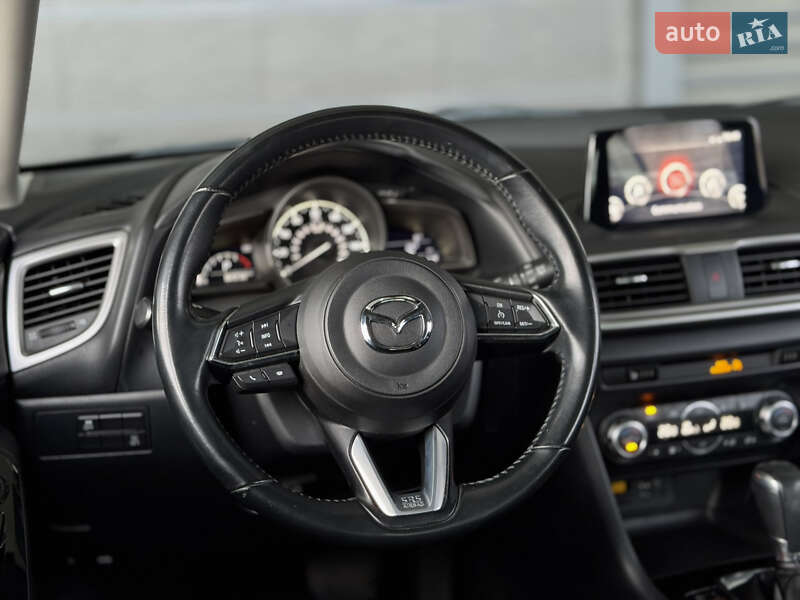 Хэтчбек Mazda 3 2018 в Киеве