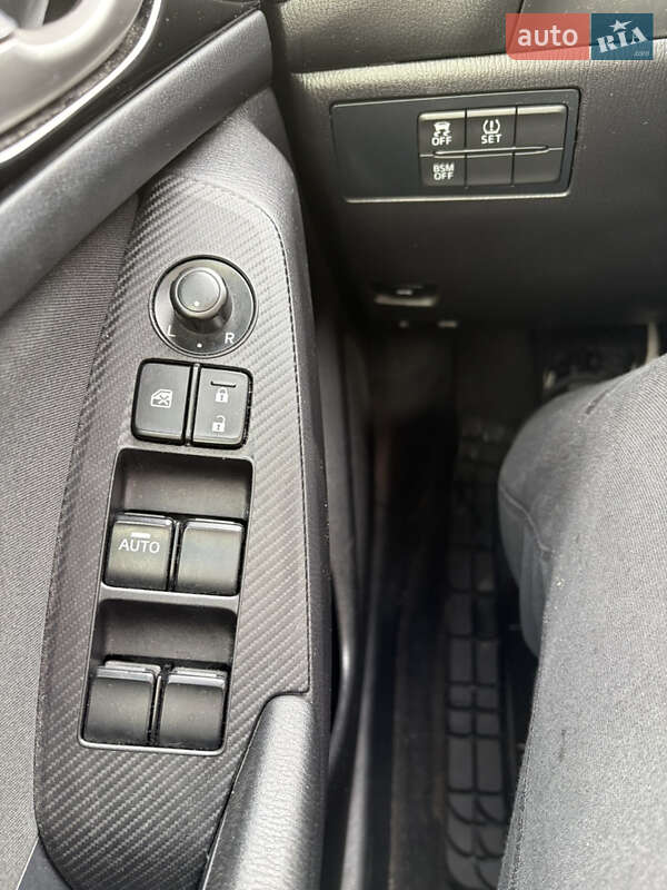 Седан Mazda 3 2016 в Киеве фото 26 Седан Mazda 3 2016 в Киеве