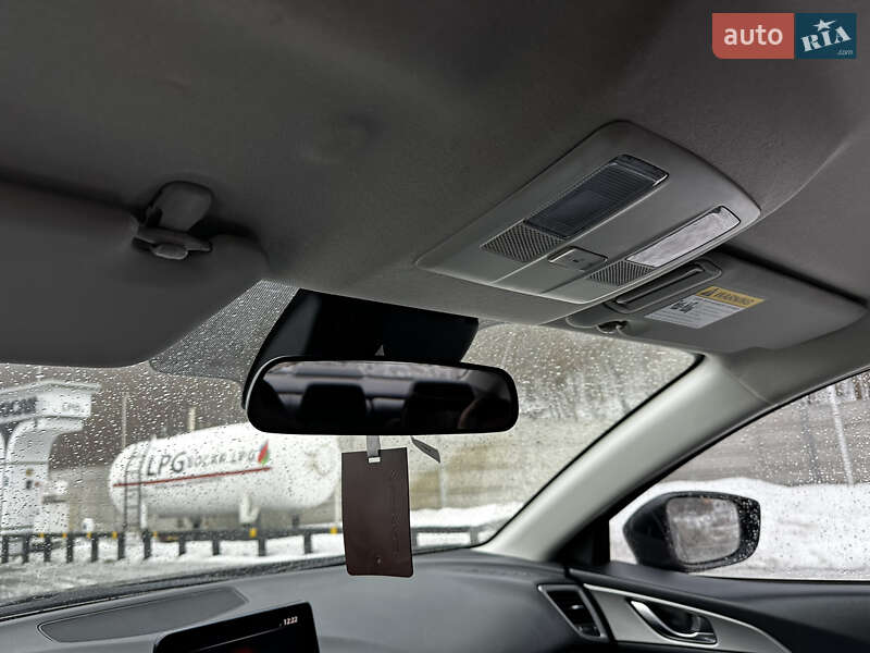 Седан Mazda 3 2017 в Киеве фото 26 Седан Mazda 3 2017 в Киеве