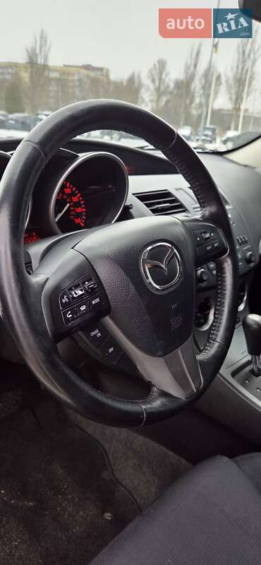 Седан Mazda 3 2010 в Дніпрі
