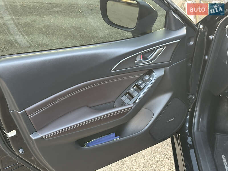 Хэтчбек Mazda 3 2017 в Киеве фото 11 Хэтчбек Mazda 3 2017 в Киеве