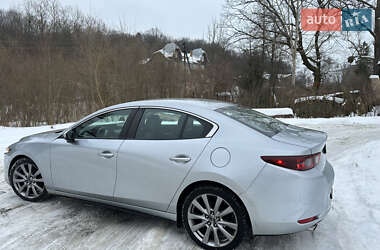 Седан Mazda 3 2019 в Моршине