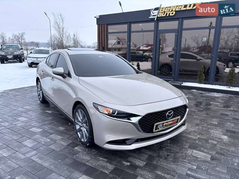 Седан Mazda 3 2024 в Коломые
