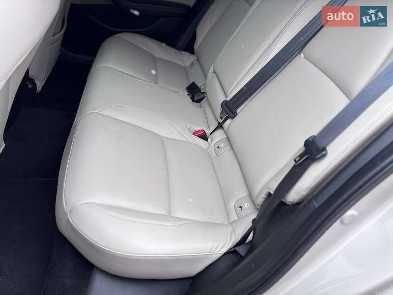 Седан Mazda 3 2024 в Коломые