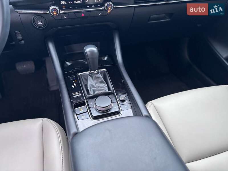Седан Mazda 3 2024 в Коломые