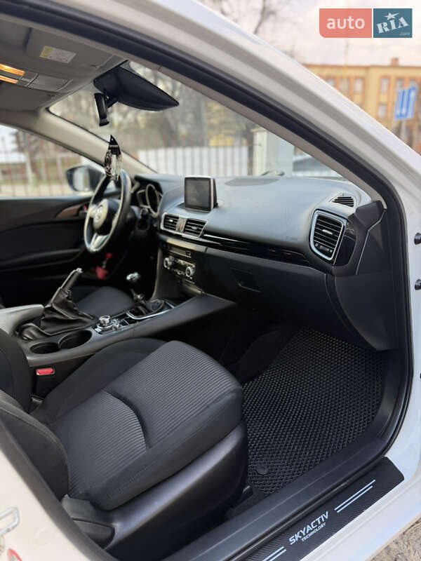 Седан Mazda 3 2014 в Ужгороде фото 15 Седан Mazda 3 2014 в Ужгороде