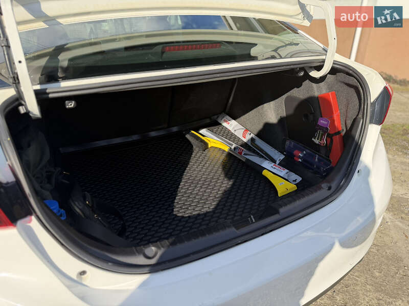 Седан Mazda 3 2014 в Ужгороде фото 24 Седан Mazda 3 2014 в Ужгороде