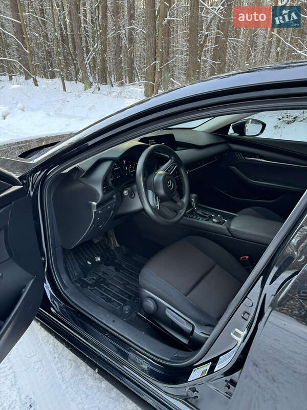 Седан Mazda 3 2020 в Бродах