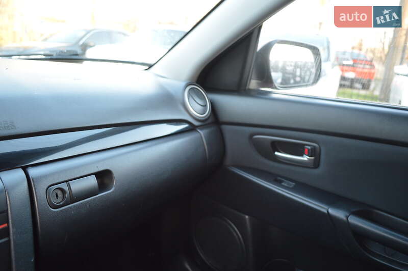Хэтчбек Mazda 3 2006 в Одессе