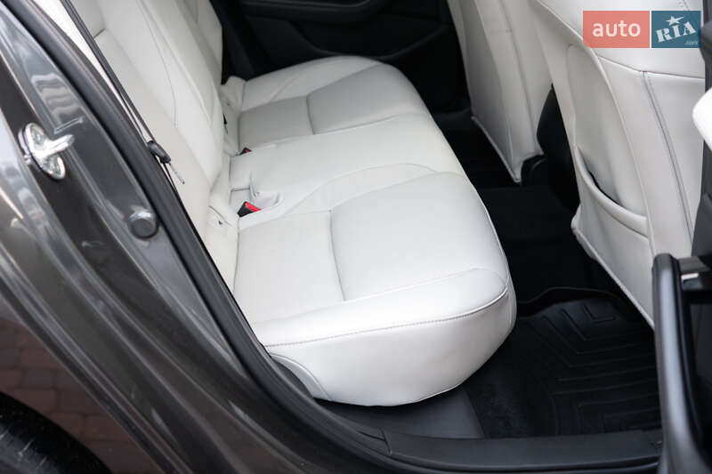 Седан Mazda 3 2020 в Киеве