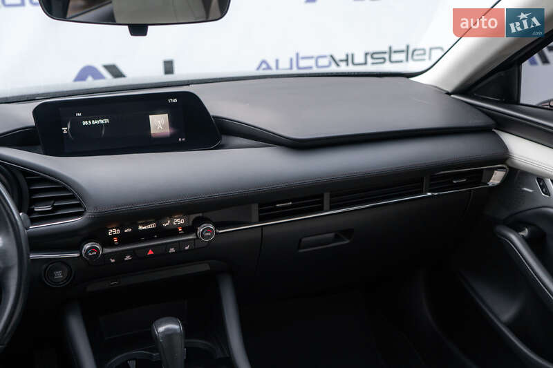 Седан Mazda 3 2020 в Киеве