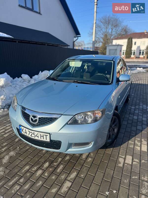 Седан Mazda 3 2008 в Березане