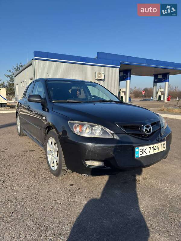 Хетчбек Mazda 3 2007 в Сарнах