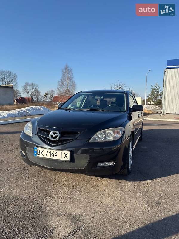 Хетчбек Mazda 3 2007 в Сарнах