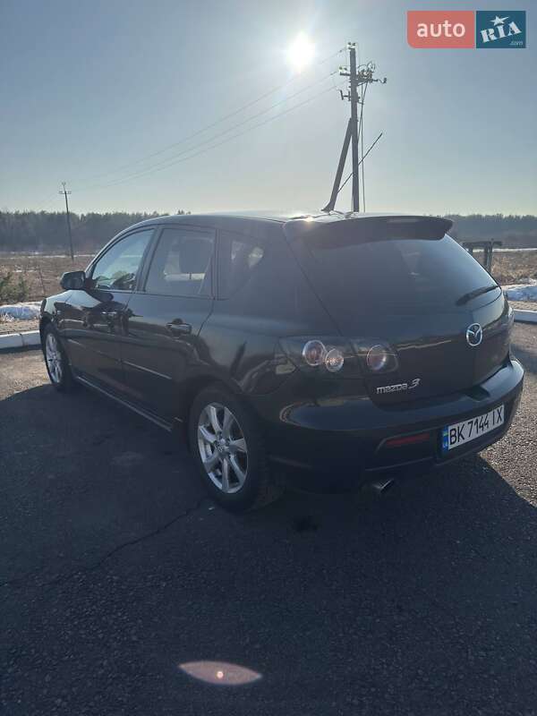 Хетчбек Mazda 3 2007 в Сарнах