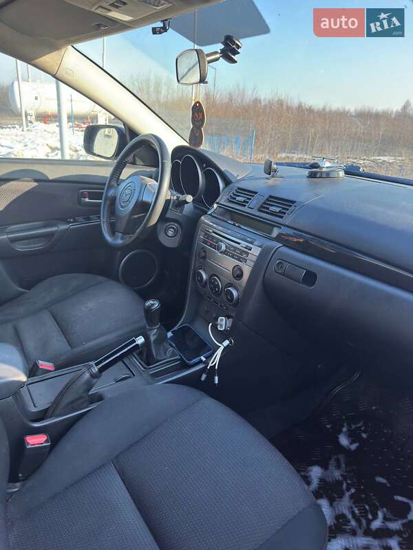 Хетчбек Mazda 3 2007 в Сарнах
