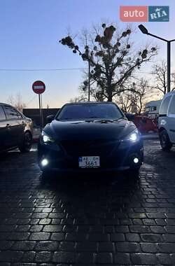 Седан Mazda 3 2015 в Павлограде