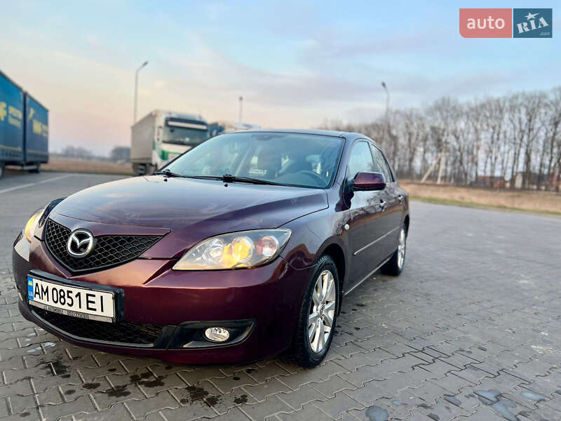 Хэтчбек Mazda 3 2007 в Луцке