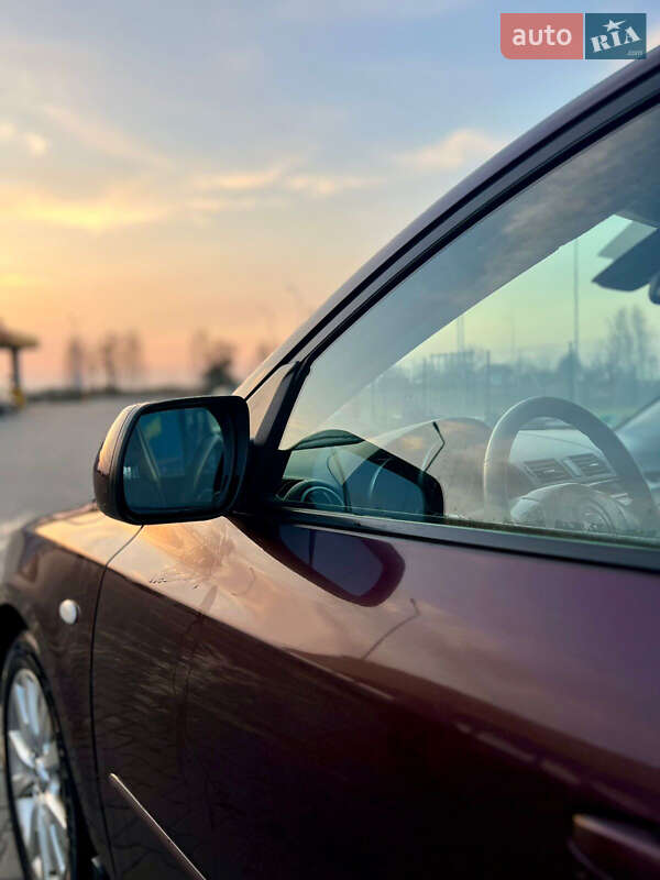 Хэтчбек Mazda 3 2007 в Луцке