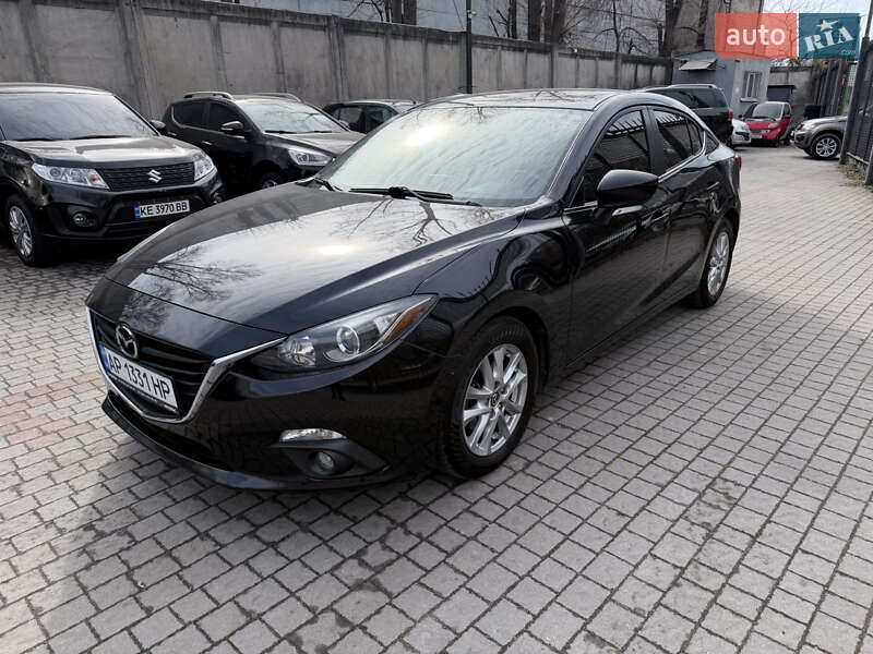 Седан Mazda 3 2015 в Запоріжжі