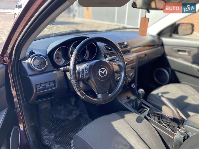 Седан Mazda 3 2006 в Теофіполі