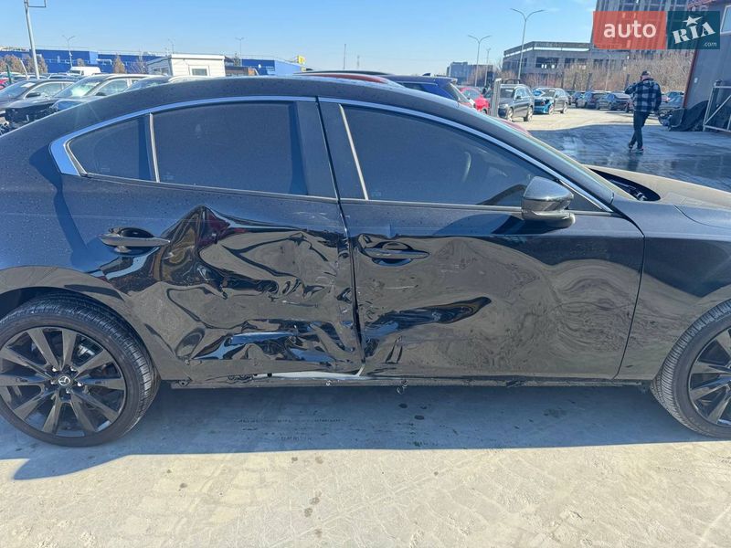 Седан Mazda 3 2024 в Львові
