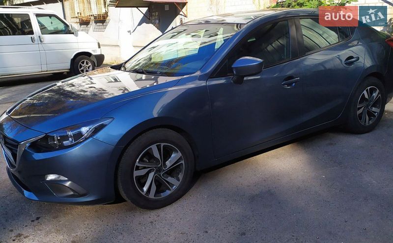 Седан Mazda 3 2015 в Днепре