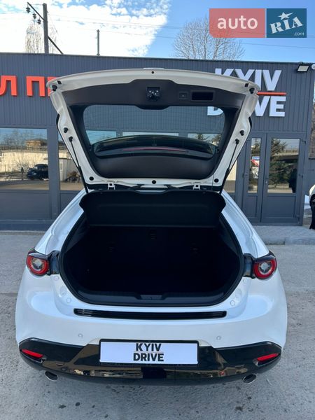 Хэтчбек Mazda 3 2024 в Киеве