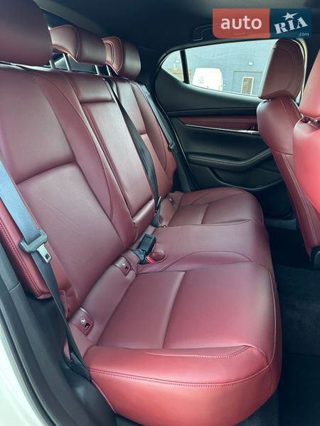 Хэтчбек Mazda 3 2024 в Киеве