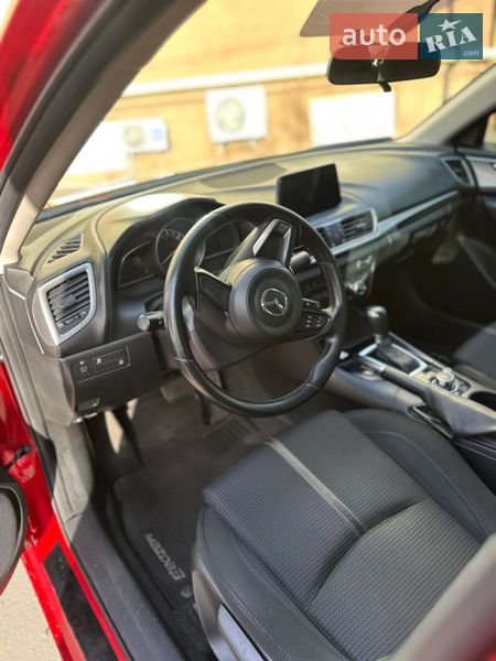 Седан Mazda 3 2016 в Киеве