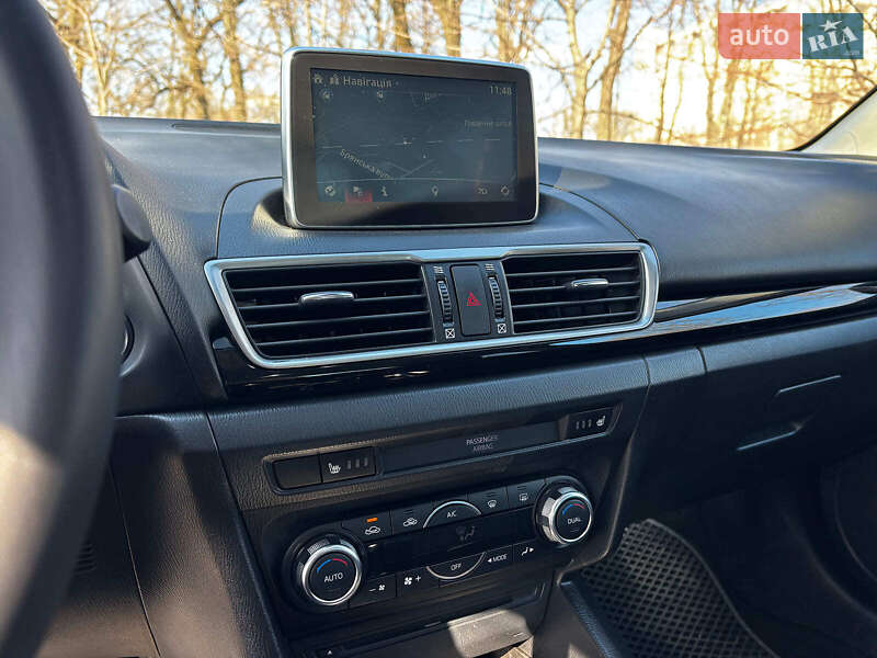 Седан Mazda 3 2016 в Запорожье