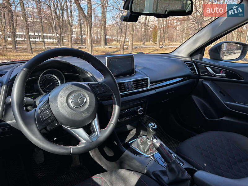 Седан Mazda 3 2016 в Запорожье