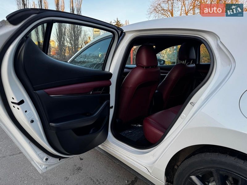 Хетчбек Mazda 3 2021 в Києві