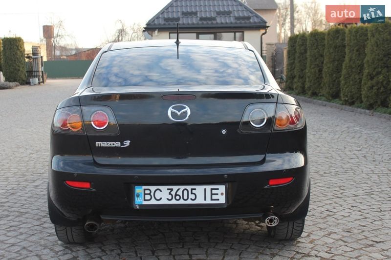 Седан Mazda 3 2006 в Жовкве