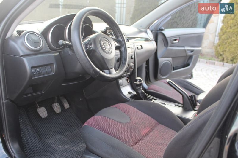 Седан Mazda 3 2006 в Жовкве