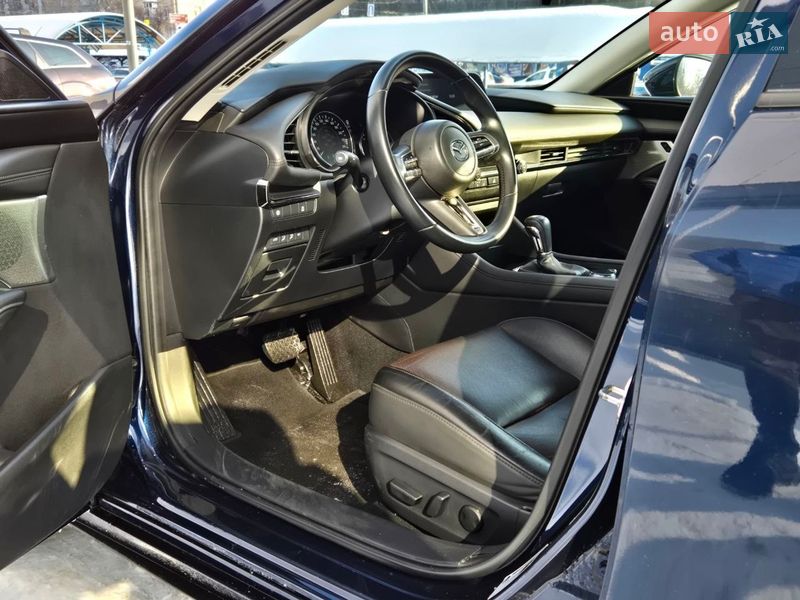 Седан Mazda 3 2019 в Киеве