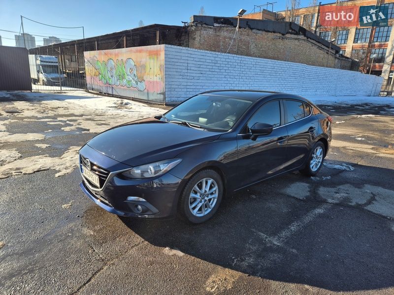Седан Mazda 3 2015 в Киеве