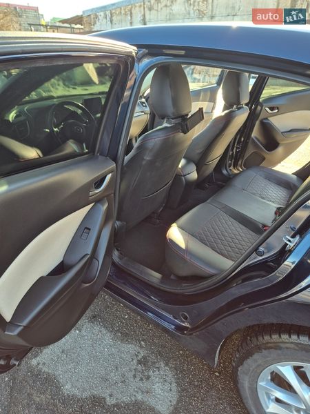 Седан Mazda 3 2015 в Киеве