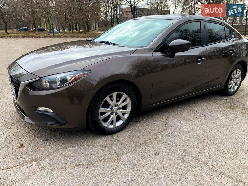 Седан Mazda 3 2015 в Запоріжжі