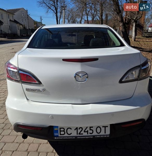 Седан Mazda 3 2011 в Кам'янець-Подільському