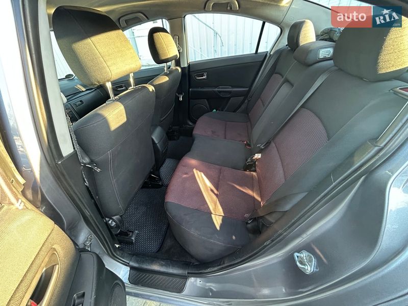 Седан Mazda 3 2004 в Сумах