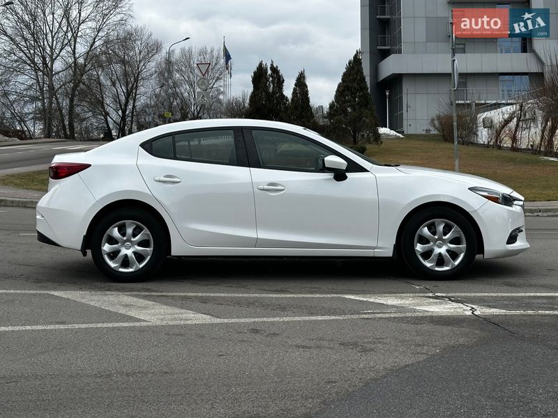 Седан Mazda 3 2018 в Києві